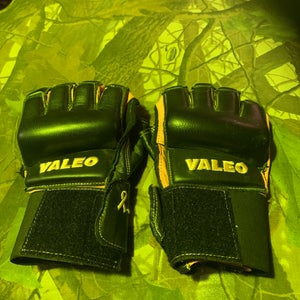 Used Valeo Women Training Gloves