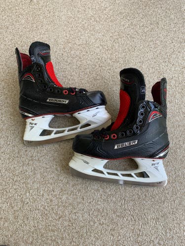 New Junior Bauer Vapor X Shift Hockey Skates Regular Width Size 3.5