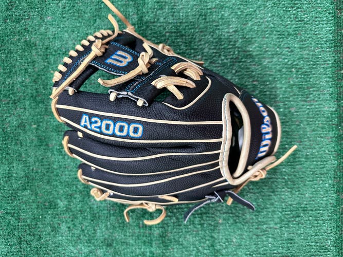 Wilson A2000 Pedroia Fit SCDP15SS Spin Control 11.5" Infield Baseball Glove