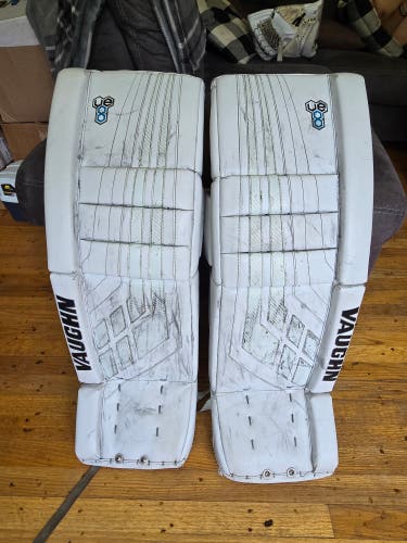 33" Vaughn  Velocity VE8 Goalie Leg Pads