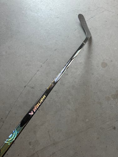 New Intermediate Bauer Left Hand P92 65 Flex Pro Stock Proto-R Hockey Stick