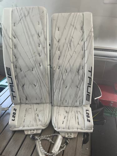 True L20.2 goalie pad 33+2