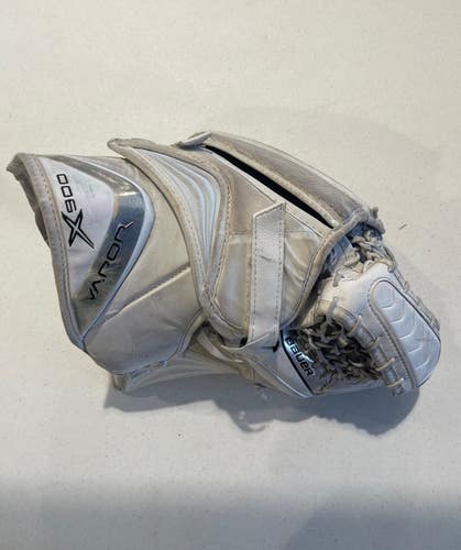 White Used Junior Bauer X900 Goalie Glove