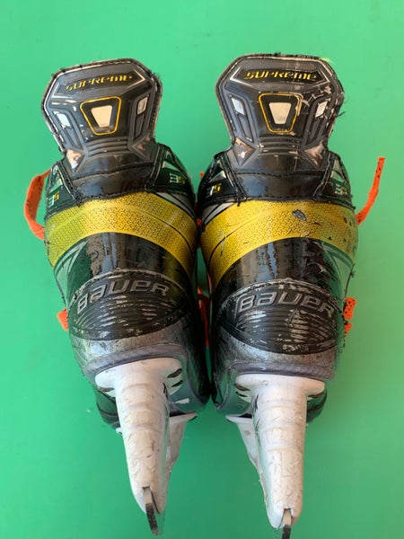 Used Junior Bauer Supreme 3S Hockey Skates | Size 3
