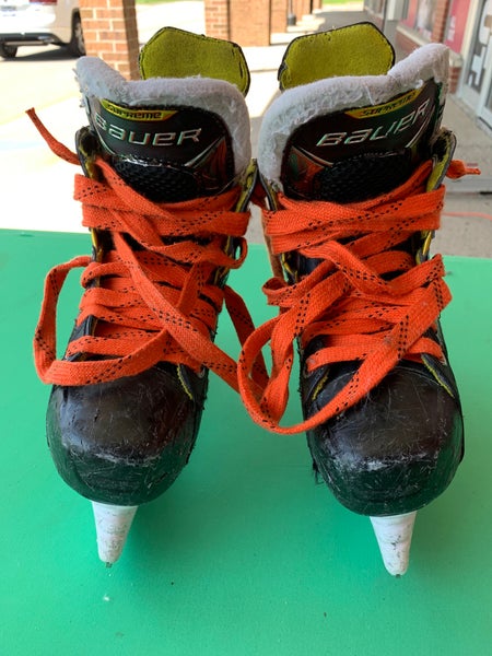 Used Junior Bauer Supreme 3S Hockey Skates | Size 3