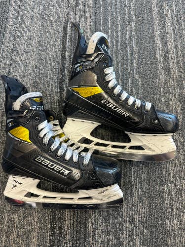 Used Senior Bauer Supreme 3S Pro Hockey Skates Size 6.5