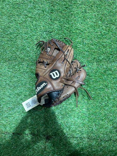 Used Kid Pitch (9YO-13YO) Wilson A950 Right Hand Throw Infield Baseball Glove 11.5"