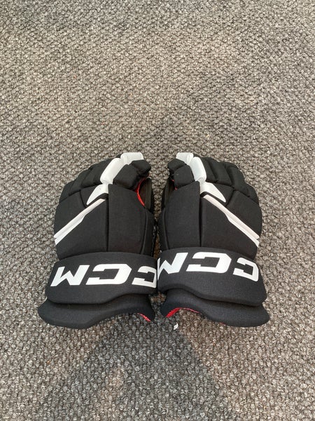 Black Used Senior CCM Next Gloves 14"