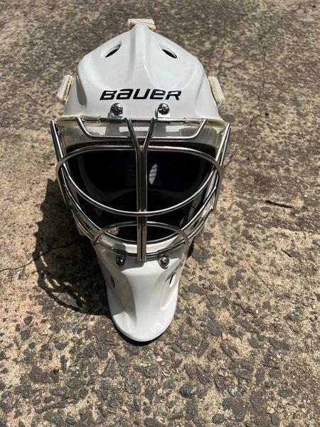 Bauer 930 goalie mask w cat eye cage - worn once - Size M-L