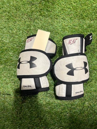 Used Medium Youth Under Armour Spectre Arm Pads