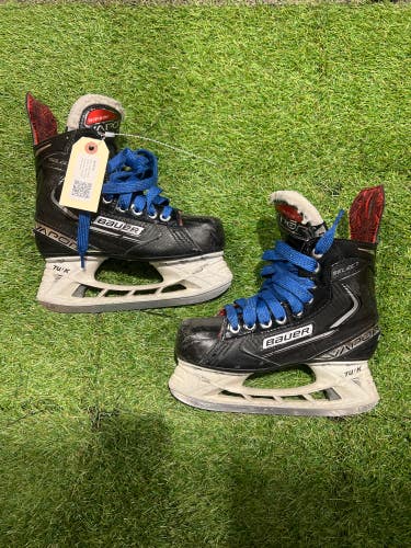 Used Junior Bauer Vapor X Select Hockey Skates Regular Width Size 3