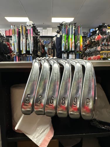 Used Men's Callaway Right Handed Extra Stiff Flex Steel Shaft MB 1 Iron Set