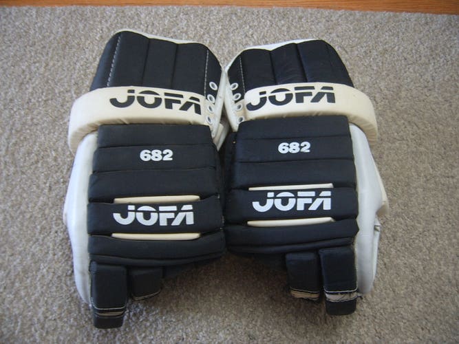 Hockey Gloves-Excellent Vintage Condition JOFA 682 Senior Hockey Gloves Black/White