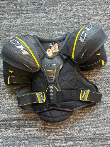 Used Medium Senior CCM Tacks 7092 Shoulder Pads