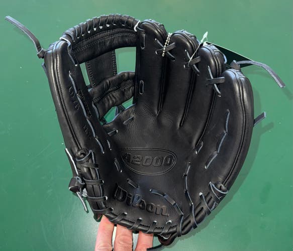 New Wilson Right Hand Throw A2000 Baseball Glove 11.75"