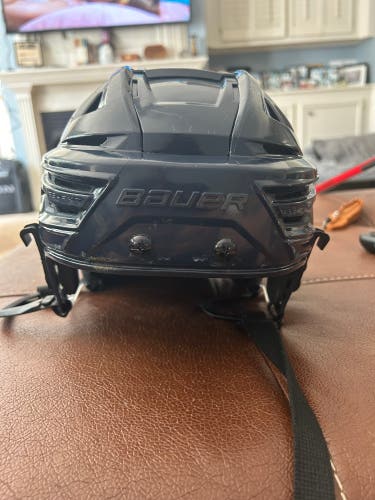 Bauer re-akt 150 hockey helmet