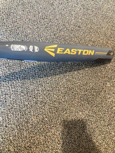 Gray Used 2019 Easton Ghost Bat (-9) Composite 24 oz 33"