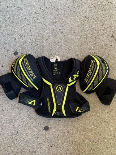 Used Small Junior Warrior Alpha LX 40 Shoulder Pads