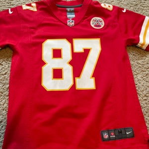 Travis Kelce jersey