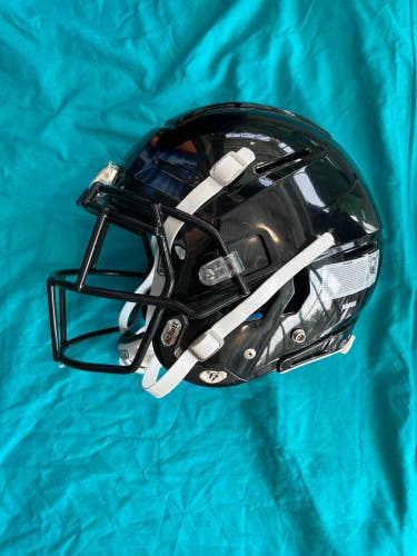 Used Youth Large Schutt F7 Helmet