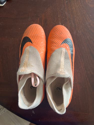 Orange Used Size 6.5 (Women's 7.5) Nike Molded Cleats Phantom GX Cleats