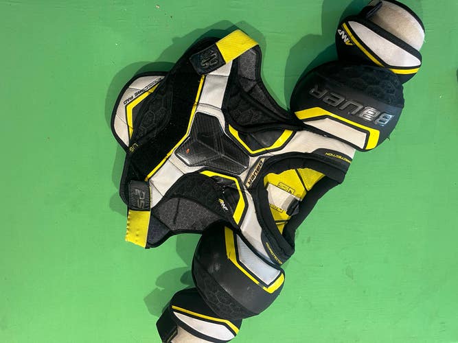 Used Large Junior Bauer Supreme 2S Pro Shoulder Pads