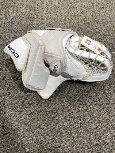 White Used Intermediate CCM Axis 2.9 Goalie Glove Regular