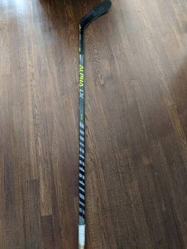 Senior Right Handed W28M  Alpha Lx 20 Hockey Stick