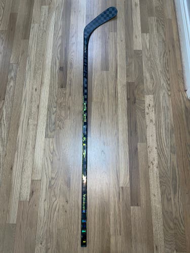 New Intermediate Bauer Right Handed P92 Ag5nt Hockey Stick