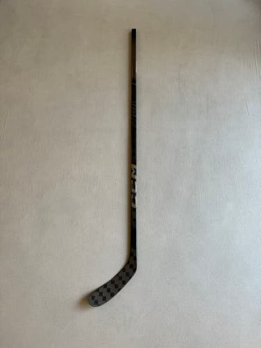 New Senior CCM Right Hand FT Ghost Hockey Stick 85 Flex P28