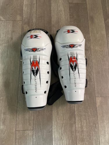 Evolution hockey shin pads