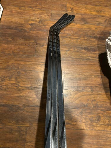 *3 Pack* Bauer Right Handed P28 Pro Stock Vapor Hyperlite 2 Hockey Stick