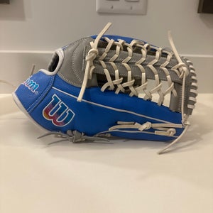 New 2023 Outfield 12.25" A2000 Baseball Glove