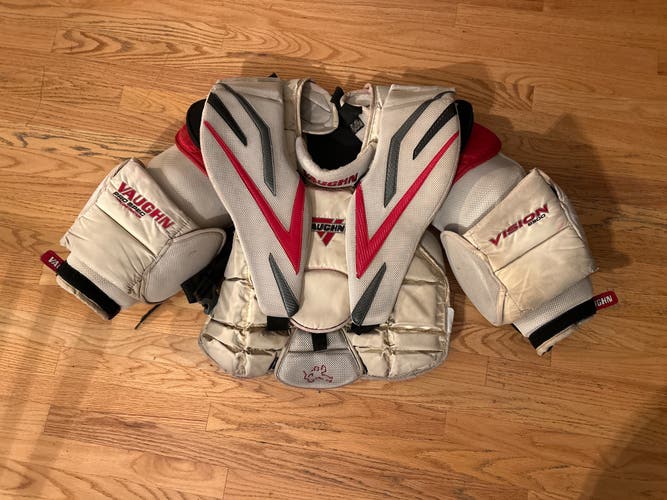 Vaughn Vision 9500 chest protector