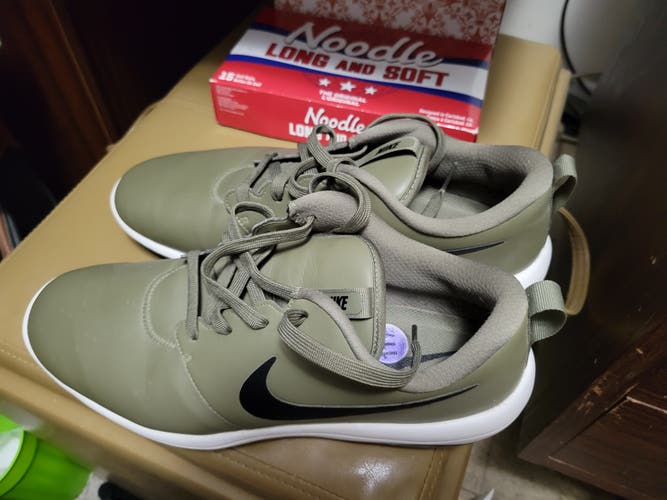 New Size 11 (Women's 12) Men's Nike Golf Shoes