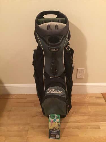 Titleist Cart Golf Bag with 14-way Dividers (No Rain Cover)