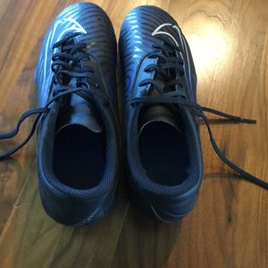 Nike Phantom GX Club Soccer Shoes