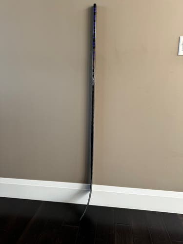 Used Intermediate Bauer Proto-R Left Hand Hockey Stick P28 Pro Stock