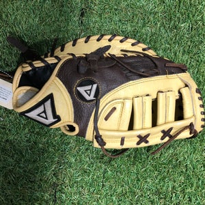Used Kid Pitch (9YO-13YO) Akadema AHC94 Left Hand Throw First Base Baseball Glove 11.5"