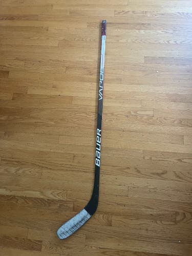 Used Junior Bauer Right Handed P88  Vapor Hyperlite Hockey Stick