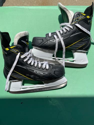 Used Senior CCM Tacks 1092 Hockey Skates 9