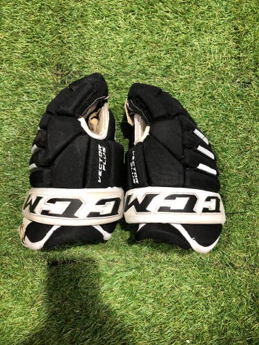 Used Junior CCM Vector Plus Gloves 12"