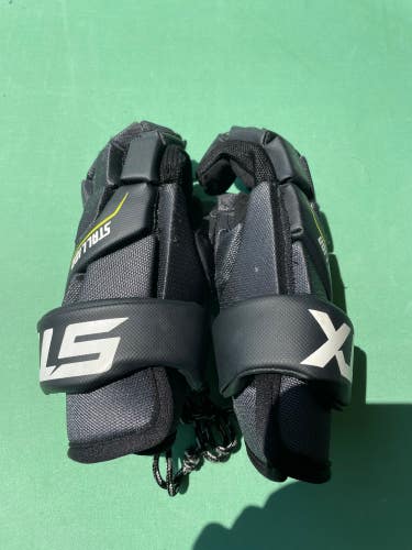 Used STX Stallion 200 Lacrosse Gloves | Medium