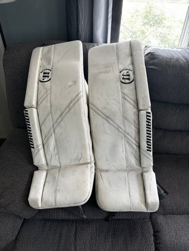 Used 33" Warrior Ritual G5 Pro Goalie Leg Pads