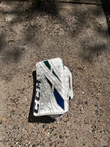 Jacob Markström Vancouver Canucks Pro Stock CCM Eflex 4 Goalie Blocker