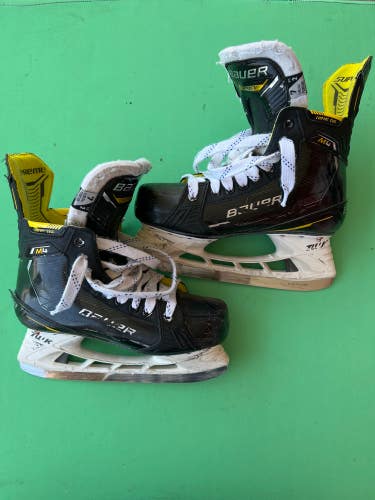 Used Senior Bauer Supreme M4 Hockey Skates | Size 7 Fit 2