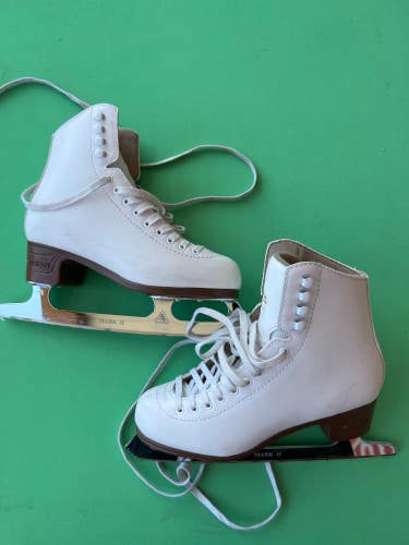 Used Jackson Ultima Excel Figure Skates  | Adult 6 C