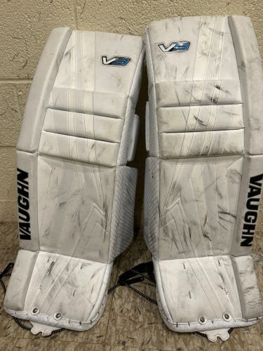 Vaughn goalie Pads