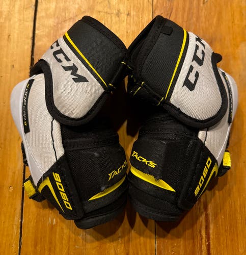 Used CCM Junior Tacks 9060 Elbow Hockey Elbow Pads