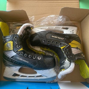 Used Junior Bauer Supreme 3S Hockey Skates | Size 3.5 Regular